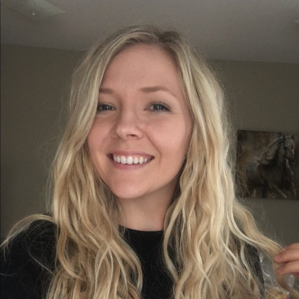 Meet your Posher, Emily